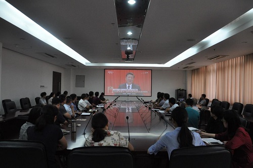 创业中心党支部组织学习收看十九大开幕会